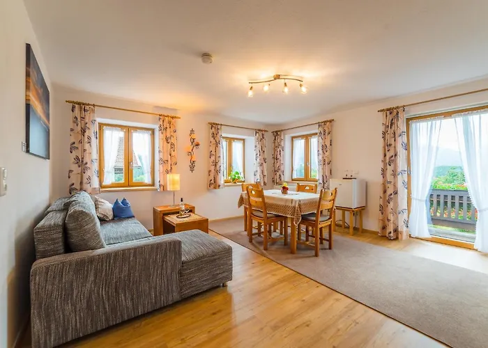 Bed & Breakfast Schmuckhof Inklusive Chiemgau Karte Ab 1 Mai Siegsdorf